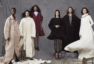 Vittoria Ceretti feet photo thumbnail