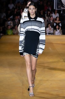 Vittoria Ceretti feet photo thumbnail