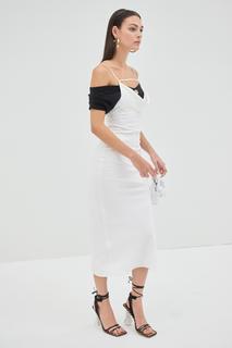 Vittoria Ceretti feet photo thumbnail