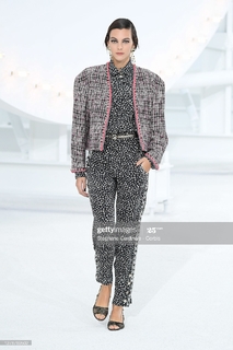 Vittoria Ceretti feet photo thumbnail