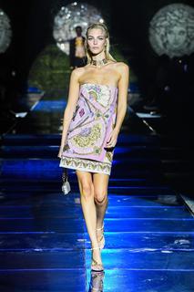 Vittoria Ceretti feet photo thumbnail