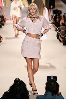 Vittoria Ceretti feet photo thumbnail