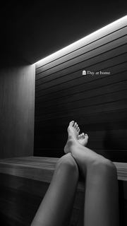 Vittoria Ceretti feet photo thumbnail