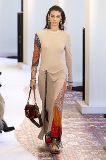 Vittoria Ceretti feet photo thumbnail