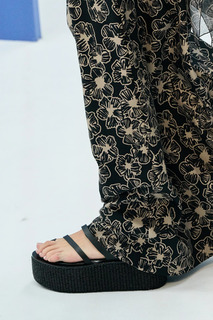 Vittoria Ceretti feet photo thumbnail