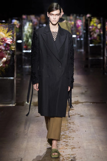 Vittoria Ceretti feet photo thumbnail