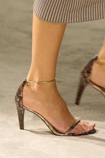 Vittoria Ceretti feet photo thumbnail