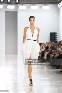 Vittoria Ceretti feet photo thumbnail