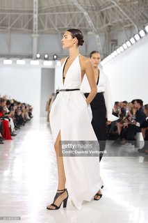 Vittoria Ceretti feet photo thumbnail