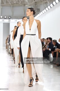 Vittoria Ceretti feet photo thumbnail