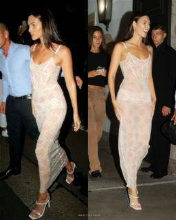 Vittoria Ceretti feet photo thumbnail