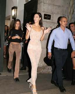 Vittoria Ceretti feet photo thumbnail