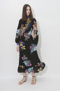 Vittoria Ceretti feet photo thumbnail