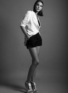 Vittoria Ceretti feet photo thumbnail