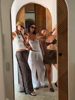 Vittoria Ceretti feet photo thumbnail