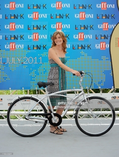 Vittoria Puccini feet photo 3