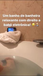 Vitória Frate feet photo 3