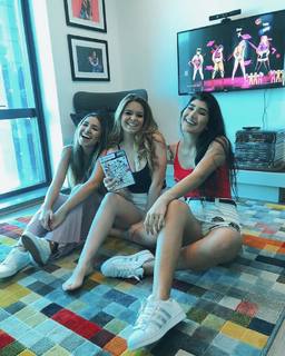 Vitória Moraes feet photo thumbnail