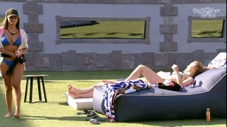 Vitória Moraes feet photo thumbnail