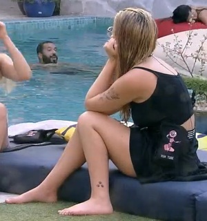 Vitória Moraes feet photo thumbnail