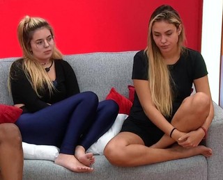 Vitória Moraes feet photo thumbnail