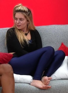Vitória Moraes feet photo thumbnail
