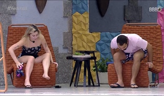 Vitória Moraes feet photo thumbnail