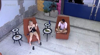 Vitória Moraes feet photo thumbnail