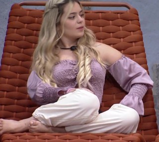 Vitória Moraes feet photo thumbnail