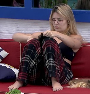 Vitória Moraes feet photo thumbnail