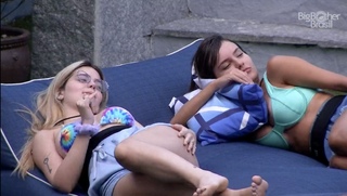 Vitória Moraes feet photo thumbnail