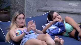 Vitória Moraes feet photo thumbnail