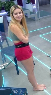 Vitória Moraes feet photo thumbnail