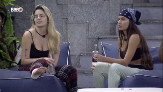 Vitória Moraes feet photo thumbnail