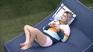 Vitória Moraes feet photo thumbnail