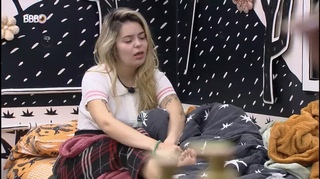 Vitória Moraes feet photo thumbnail