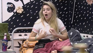 Vitória Moraes feet photo thumbnail