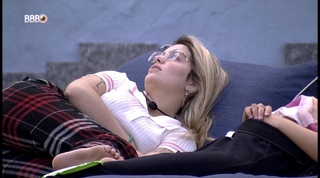 Vitória Moraes feet photo thumbnail