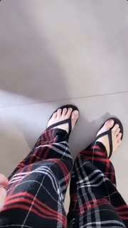 Vitória Moraes feet photo thumbnail