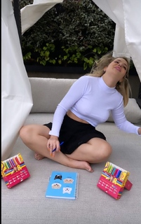 Vitória Moraes feet photo thumbnail