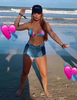 Vitória Moraes feet photo thumbnail