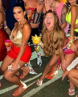 Vitória Moraes feet photo thumbnail