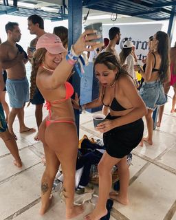 Vitória Moraes feet photo thumbnail