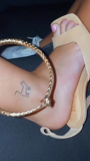 Vitória Moraes feet photo thumbnail