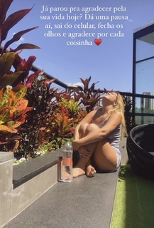 Vitória Moraes feet photo thumbnail
