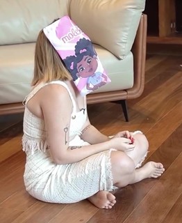 Vitória Moraes feet photo thumbnail