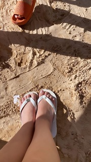 Vitória Moraes feet photo thumbnail