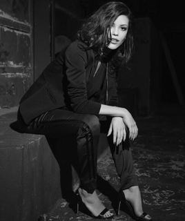 Vitória Strada feet photo thumbnail