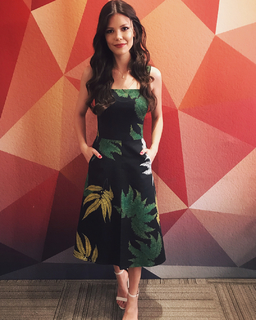 Vitória Strada feet photo thumbnail