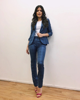 Vitória Strada feet photo thumbnail